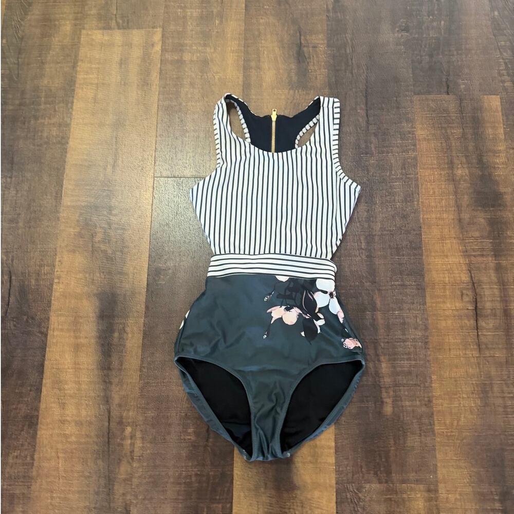 Albion Fit Bon Voyage Floral One Piece Swimsuit Cutout Tie Back Size Small